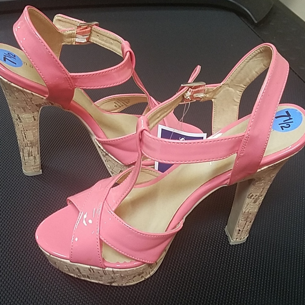 NWT heels